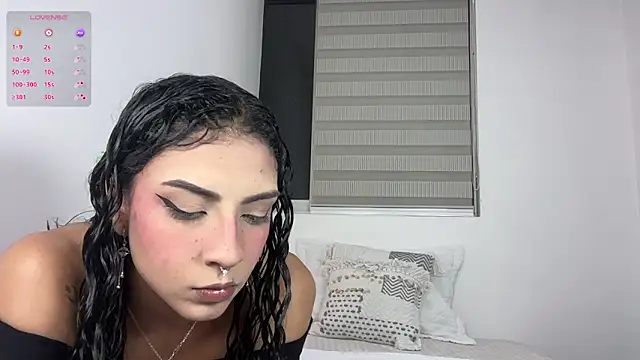 MrandMrsRivas online show from December 5, 1:05 am