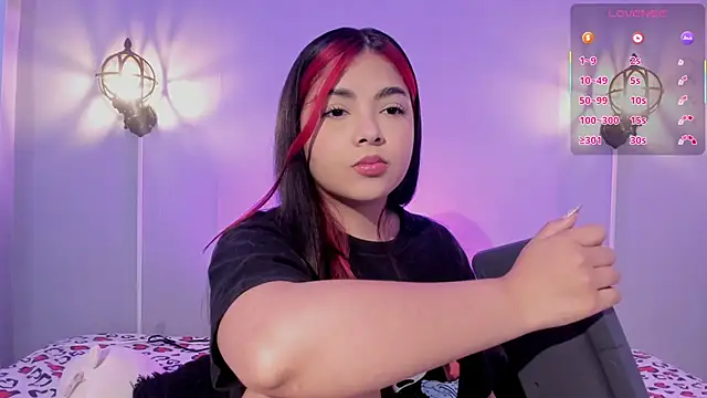 Stephany-roses- online show from March 7, 11:21 pm