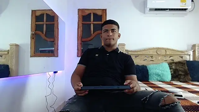 mathews    online show from November 30, 2:56 am