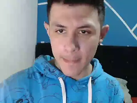 Snapshot of damiansexyboy69 chatting on November 17, 10:19 am damiansexyboy69 online show from November 17, 10:19 am