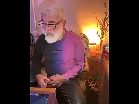 LeatherSdaddy online show from January 6, 5:50 pm