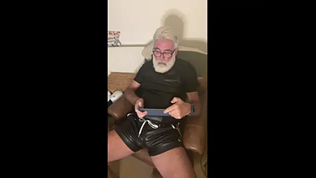 LeatherSdaddy online show from December 1, 7:04 pm