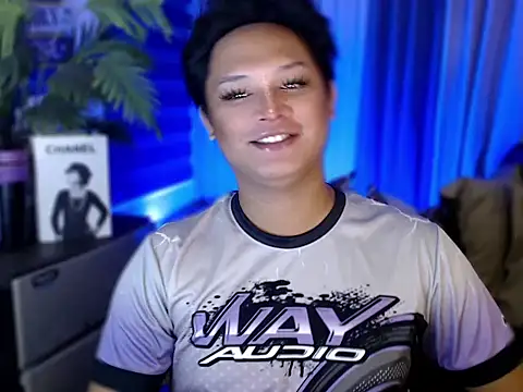 Snapshot of UrGoddess_Sofia chatting on February 14, 5:51 am UrGoddess Sofia online show from February 14, 5:51 am