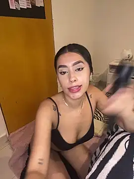 lauren clauz online show from April 2, 4:41 am