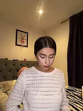 lauren clauz online show from February 9, 11:47 pm