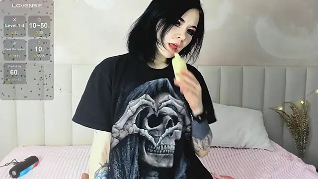 Lina Moony online show from January 8, 1:44 am