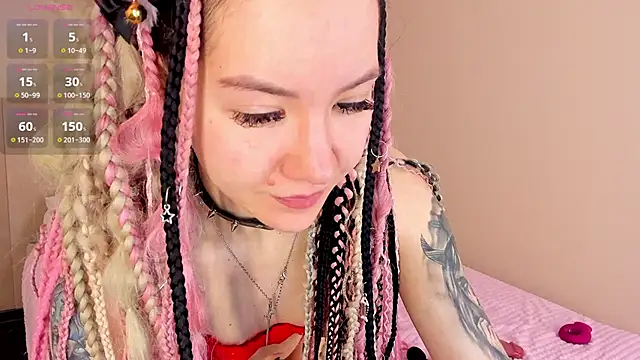 Lina Moony online show from December 3, 2:34 am