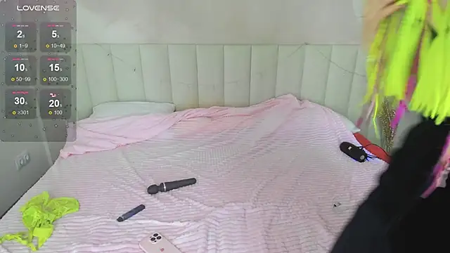 Lina Moony online show from December 18, 2:05 am