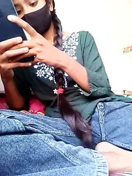 Snapshot of Riya_917 chatting on November 22, 5:50 am Riya 917 online show from November 22, 5:50 am