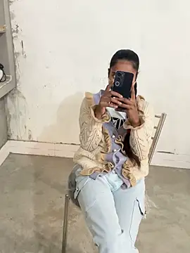 Snapshot of Riya_917 chatting on November 12, 7:23 am Riya 917 online show from November 12, 7:23 am