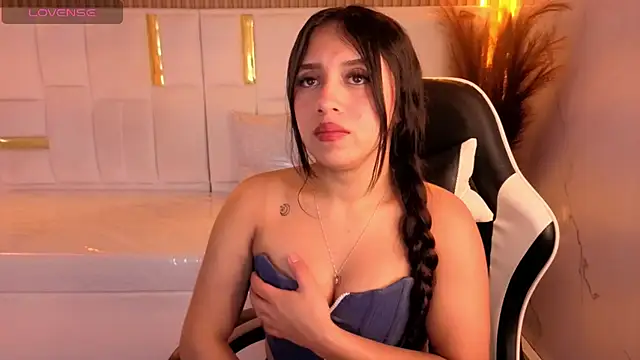 Juliana Tx online show from February 22, 12:40 pm