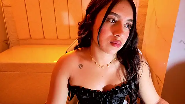 Snapshot of Juliana_Tx chatting on December 5, 3:05 am Juliana Tx online show from December 5, 3:05 am