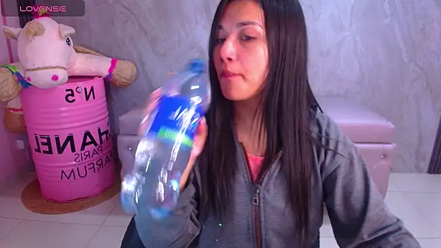 Violetta jhonson a online show from December 18, 3:55 am