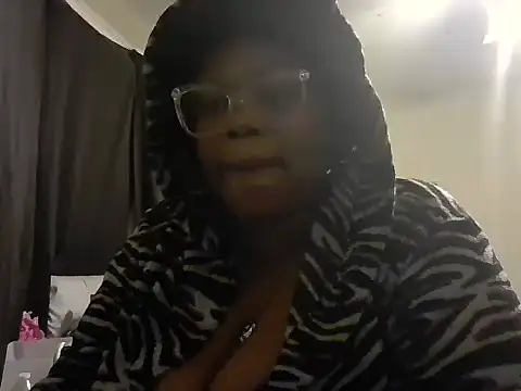 Snapshot of ThickkMadamm chatting on November 11, 9:37 am ThickkMadamm online show from November 11, 9:37 am