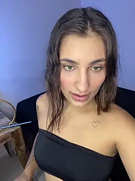 Snapshot of engelintense chatting on June 5, 10:37 pm engelintense online show from June 5, 10:37 pm