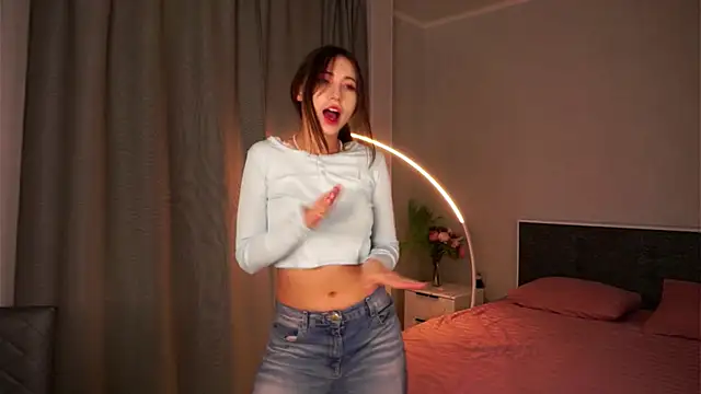 NanceeWestaway online show from November 19, 3:45 pm