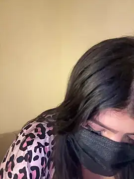 Miss-Ghazal888 online show from March 25, 3:00 pm