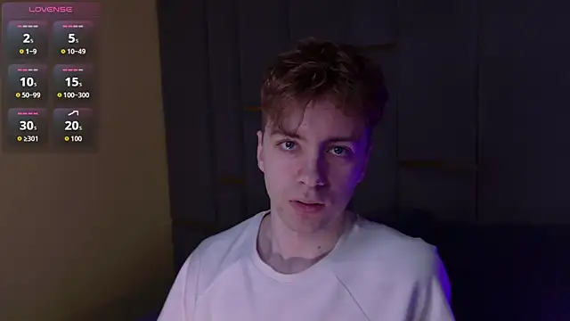 Snapshot of Paul_Holt chatting on November 24, 8:20 pm Paul Holt online show from November 24, 8:20 pm