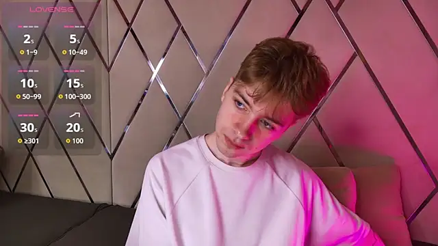 Snapshot of Paul_Holt chatting on November 20, 8:31 pm Paul Holt online show from November 20, 8:31 pm