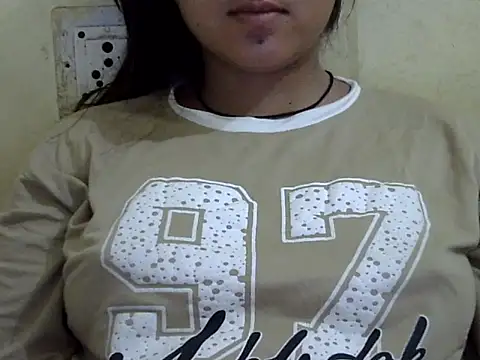 Anika Singh online show from May 13, 4:19 am