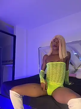 Amanda Fox  online show from June 10, 5:03 pm
