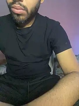 Snapshot of hotyyyyjonny chatting on June 26, 2:06 am hotyyyyjonny online show from June 26, 2:06 am