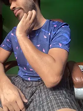 Snapshot of hotyyyyjonny chatting on June 18, 2:21 am hotyyyyjonny online show from June 18, 2:21 am