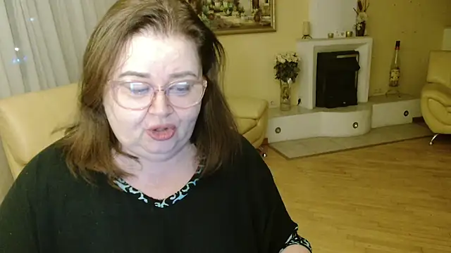 Natali-Gucci online show from November 30, 9:26 pm