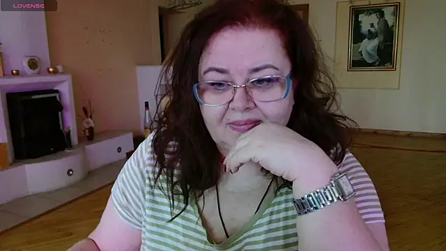 Natali-Gucci online show from April 10, 9:27 am