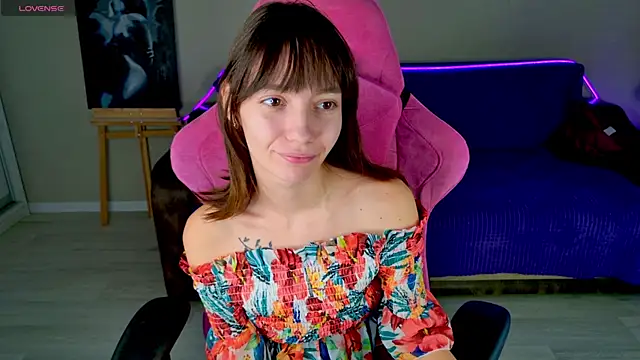 Snapshot of cute_sweet_flower chatting on November 18, 6:17 am cute sweet flower online show from November 18, 6:17 am