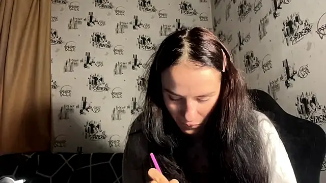 Snapshot of AliciaCapehart chatting on November 30, 7:20 am AliciaCapehart online show from November 30, 7:20 am