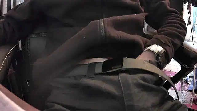 Snapshot of Chrisatmiami chatting on November 21, 1:43 pm Chrisatmiami online show from November 21, 1:43 pm