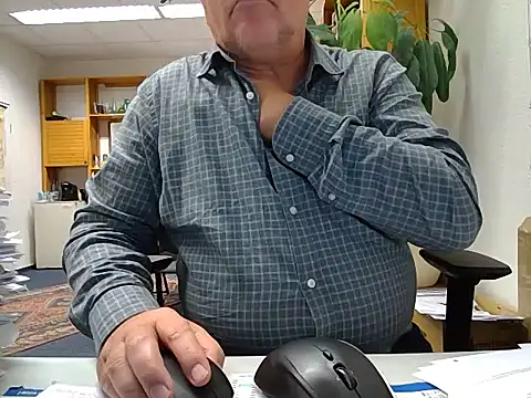 sssuka online show from November 14, 4:21 pm