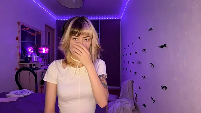 EmilySkyline online show from November 22, 7:13 pm