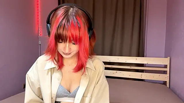 EmilySkyline online show from January 5, 5:38 pm