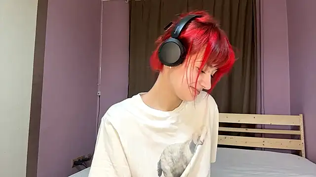 EmilySkyline online show from December 21, 5:25 pm