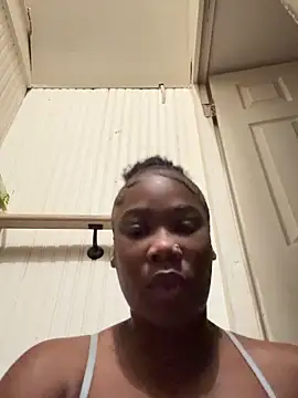 Snapshot of Issa_smooch chatting on November 11, 11:09 pm Issa smooch online show from November 11, 11:09 pm