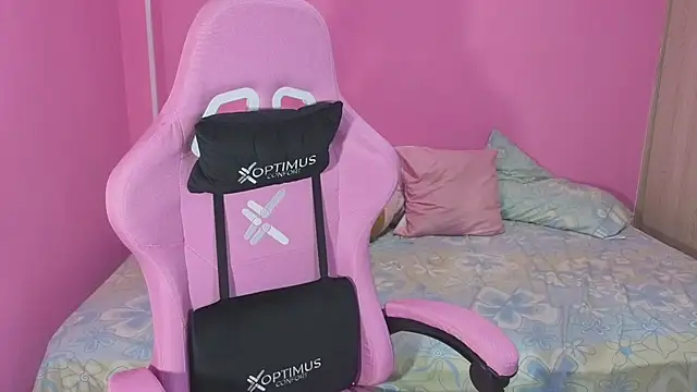 giseselle online show from April 6, 8:54 pm