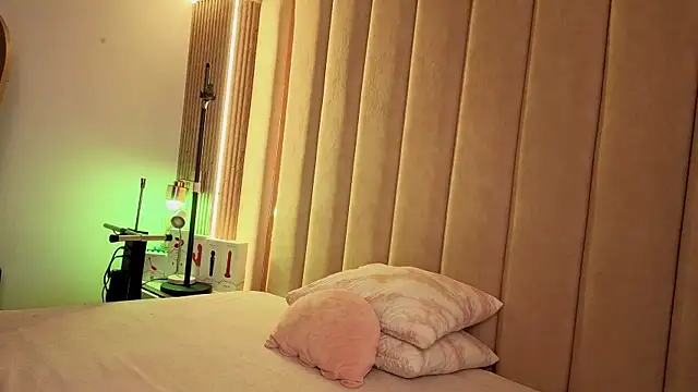 Iamnyxy online show from April 6, 11:33 am