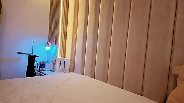 Iamnyxy online show from April 4, 11:50 am