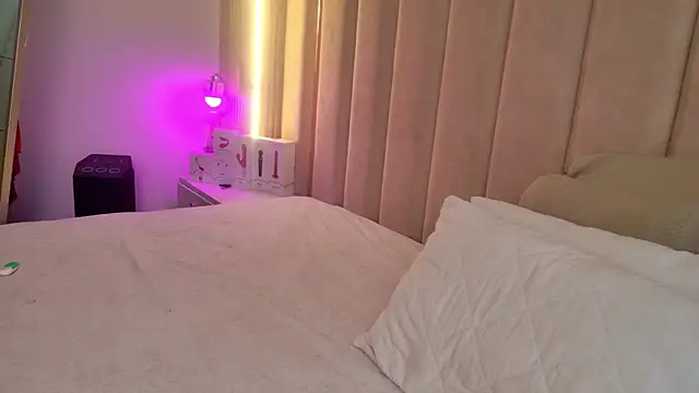 Iamnyxy online show from May 8, 1:04 pm