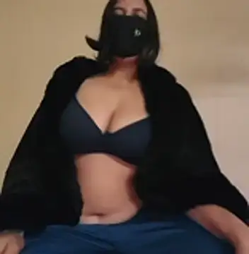 Snapshot of Yamini-X chatting on December 4, 8:13 am Yamini-X online show from December 4, 8:13 am