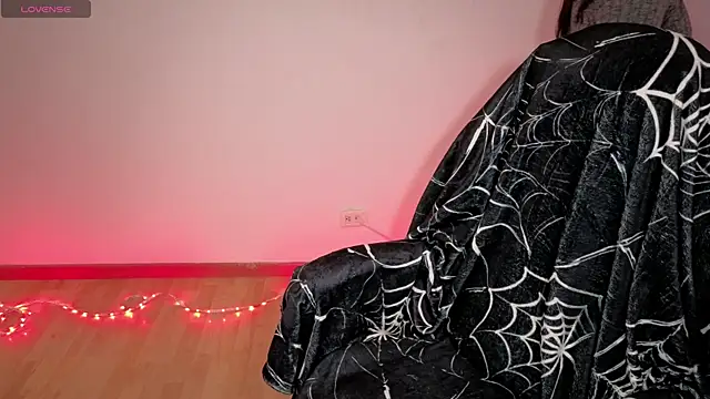 Melody Ghot online show from April 13, 4:00 pm