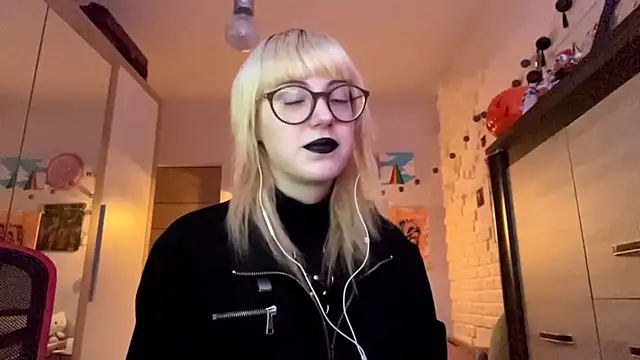 EffacedScan online show from November 17, 2:10 pm