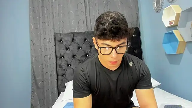 Dereck delaVega online show from November 12, 11:52 pm