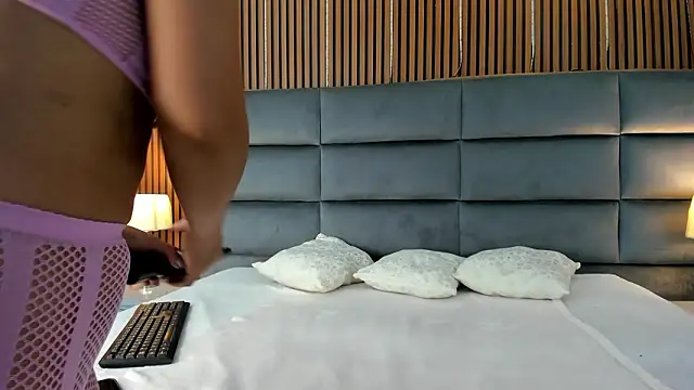 Snapshot of Lucy_Vegas chatting on February 2, 1:10 pm Lucy Vegas online show from February 2, 1:10 pm