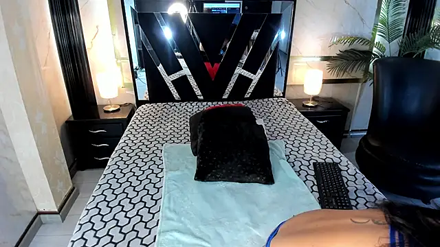 Snapshot of Lucy_Vegas chatting on December 3, 2:16 pm Lucy Vegas online show from December 3, 2:16 pm