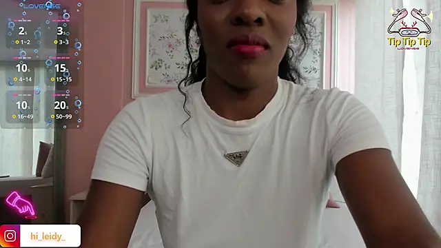 kristen rodriguez online show from November 21, 3:33 pm