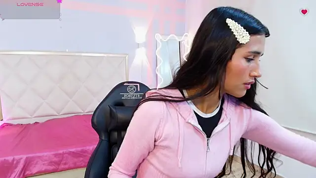 Snapshot of Ariannaa_tay chatting on November 15, 11:47 am Ariannaa tay online show from November 15, 11:47 am