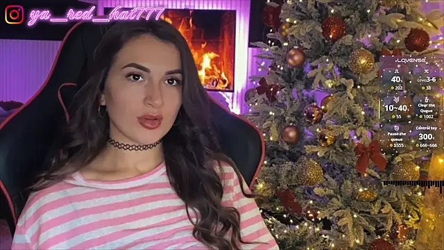 Snapshot of -RED_HAT- chatting on December 17, 5:07 pm -RED HAT- online show from December 17, 5:07 pm